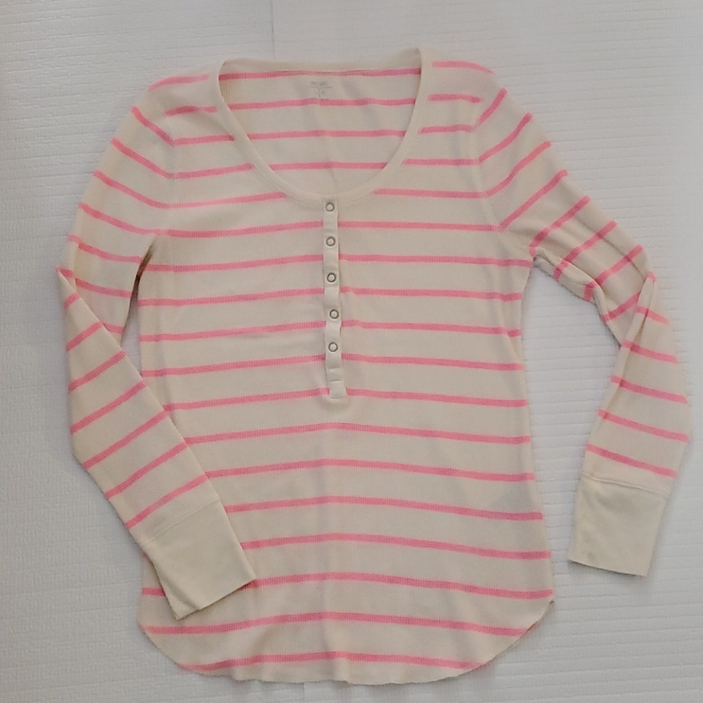 Old navy t-shirt